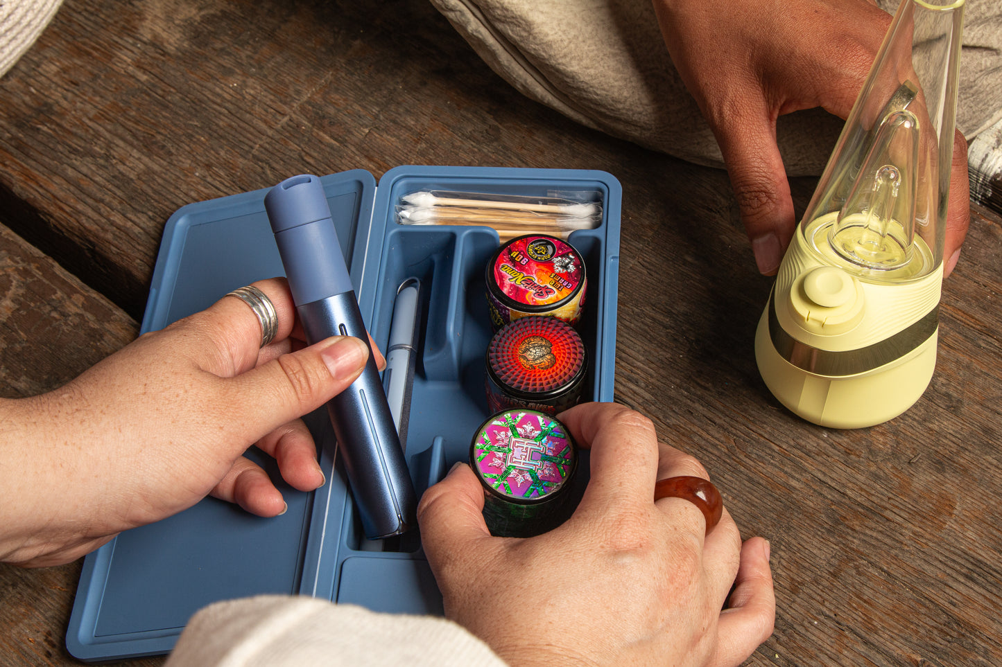 Pivot Sapphire Travel Case