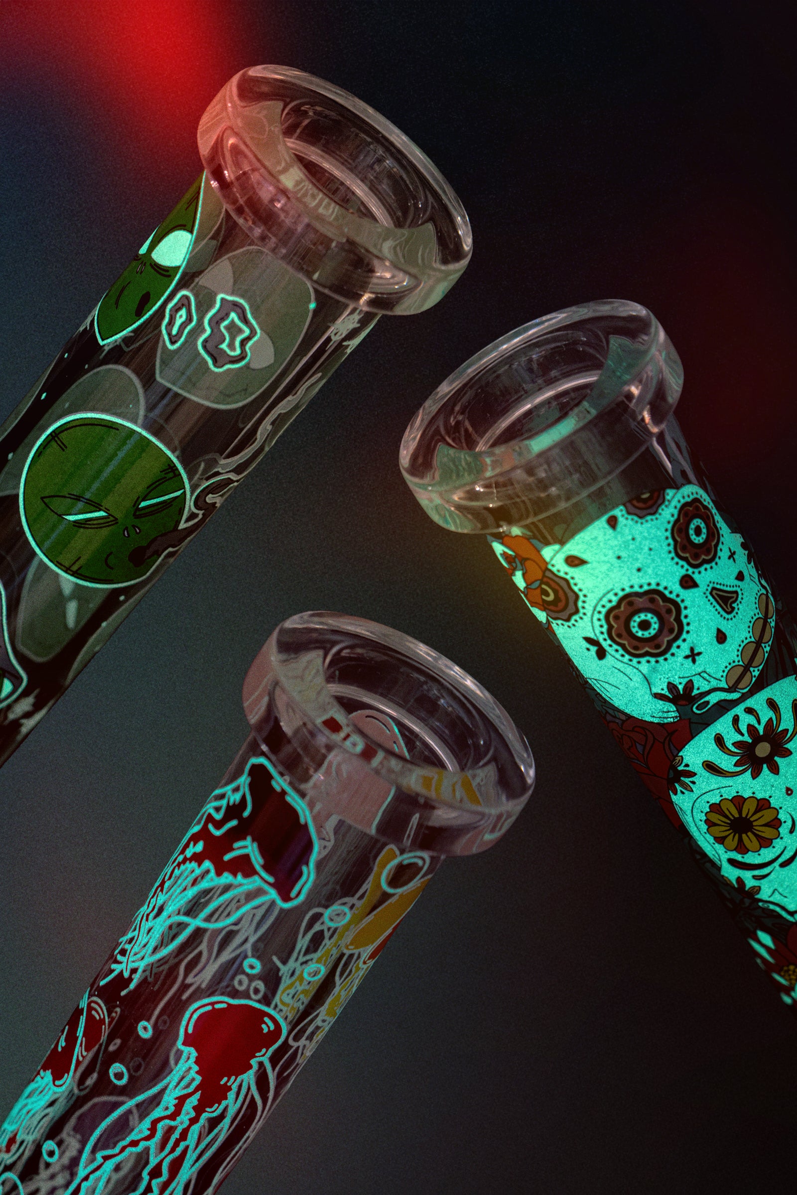 15" 7mm Thick Alien Glow-in-the-Dark Water Pipe