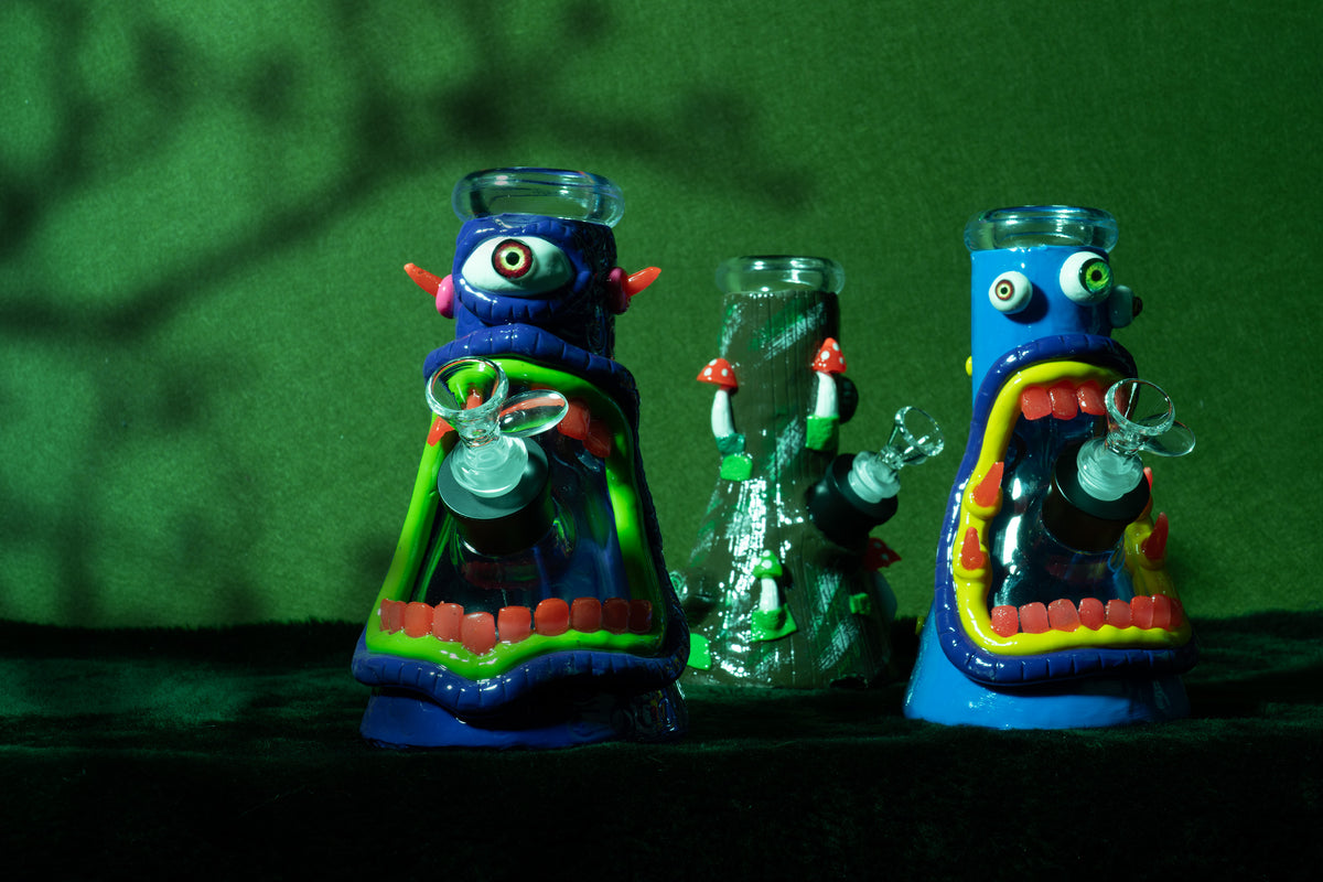 8" 7mm Thick Three-Eyed Monster Water Pipe