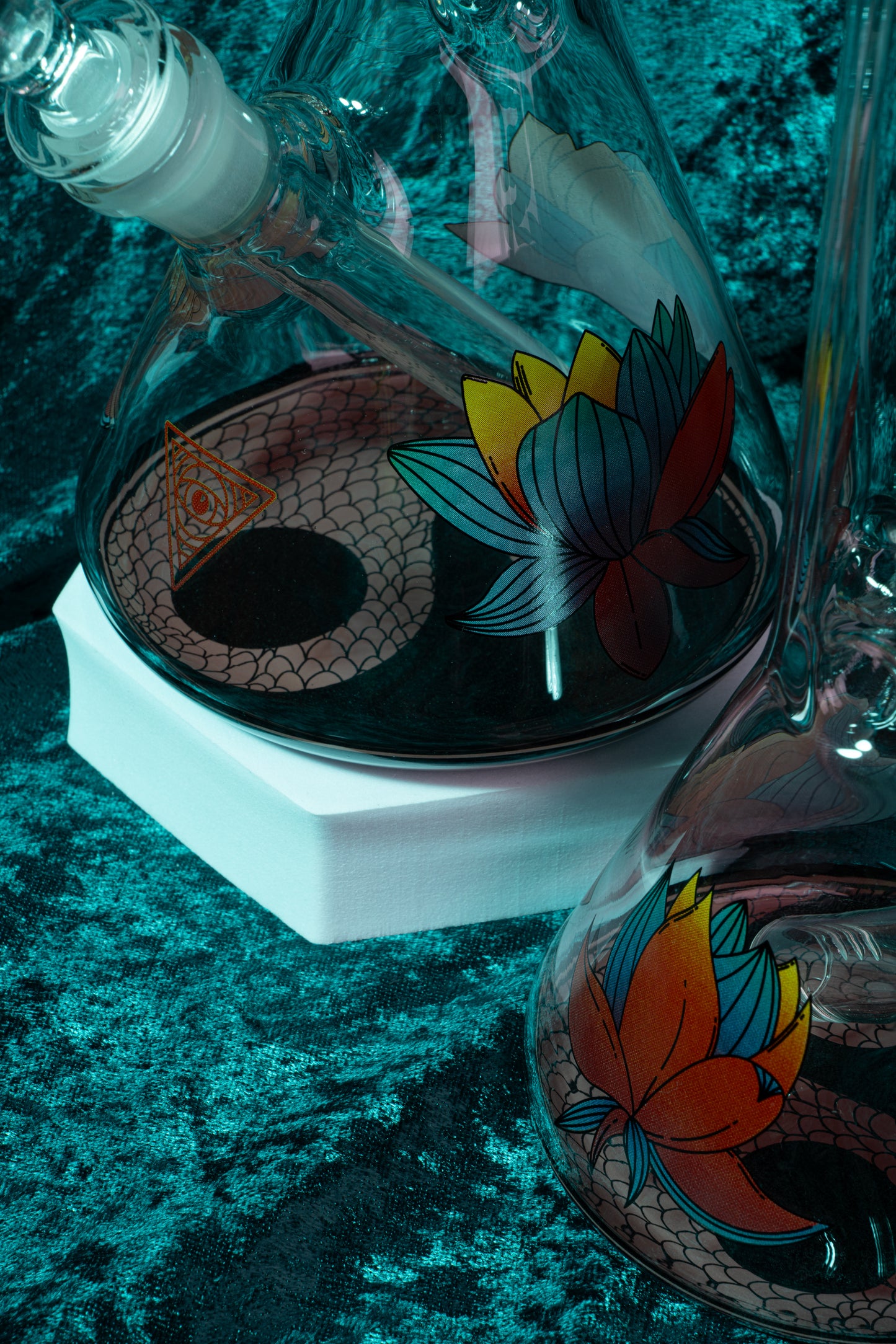 10" Yin-Yang Dragon Water Pipe