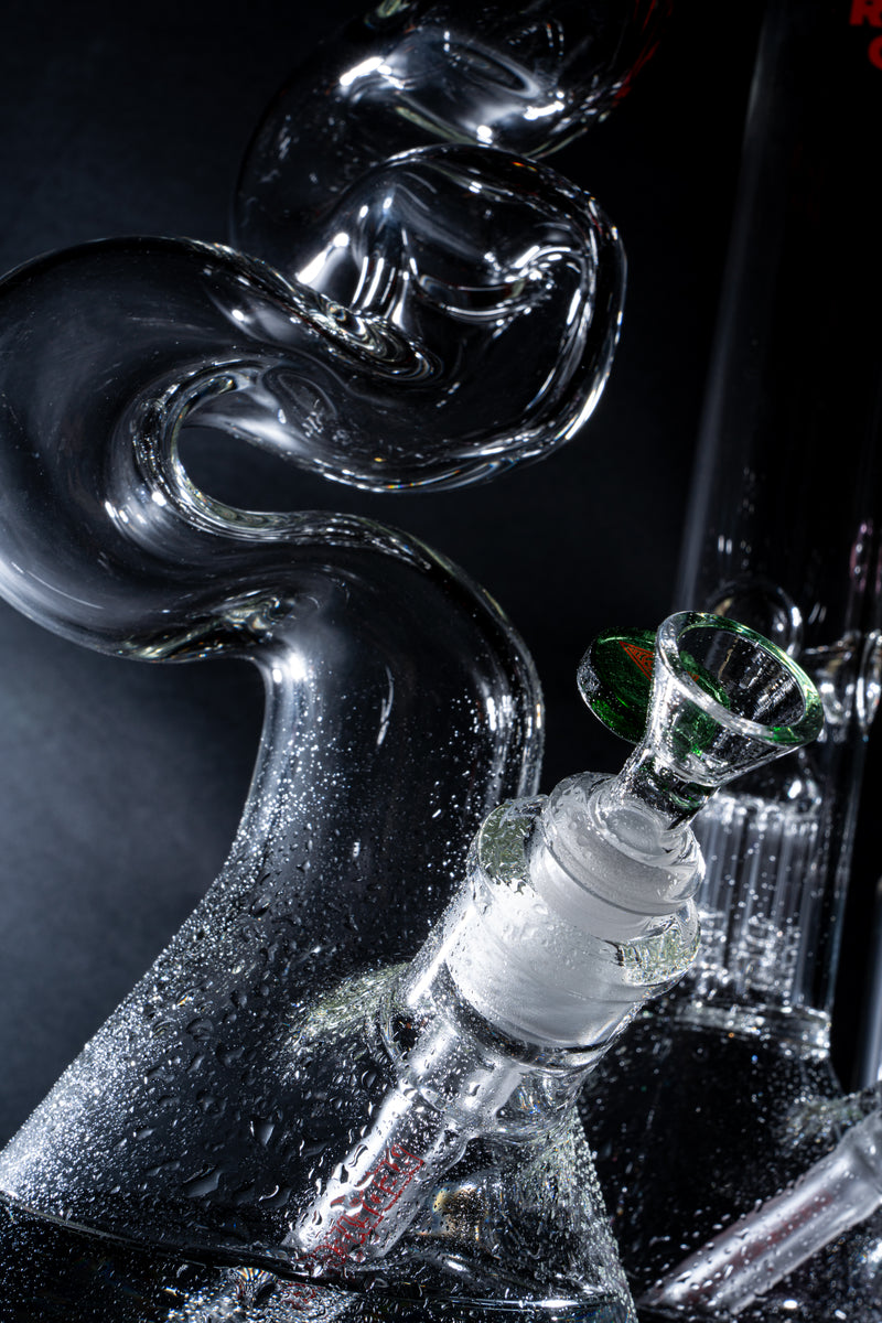 16" 7mm Thick Loop-D-Loop Water Pipe