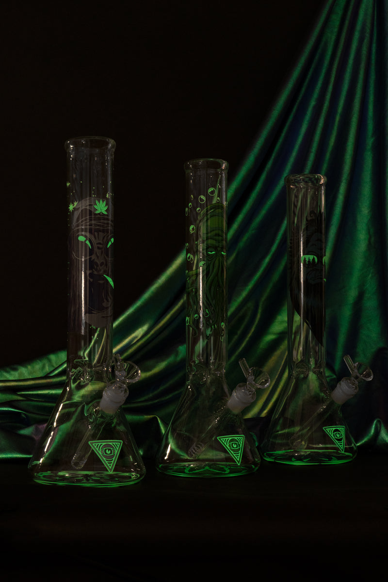 10" Glow-in-the-Dark Extraterrestrial Water Pipe
