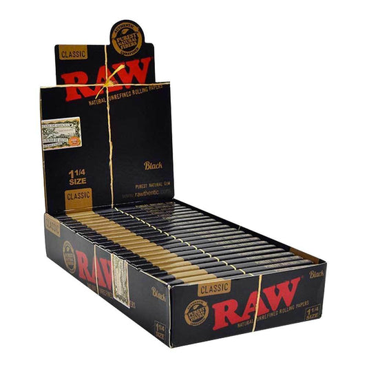 1¼ Black Rolling Papers (Display of 24)